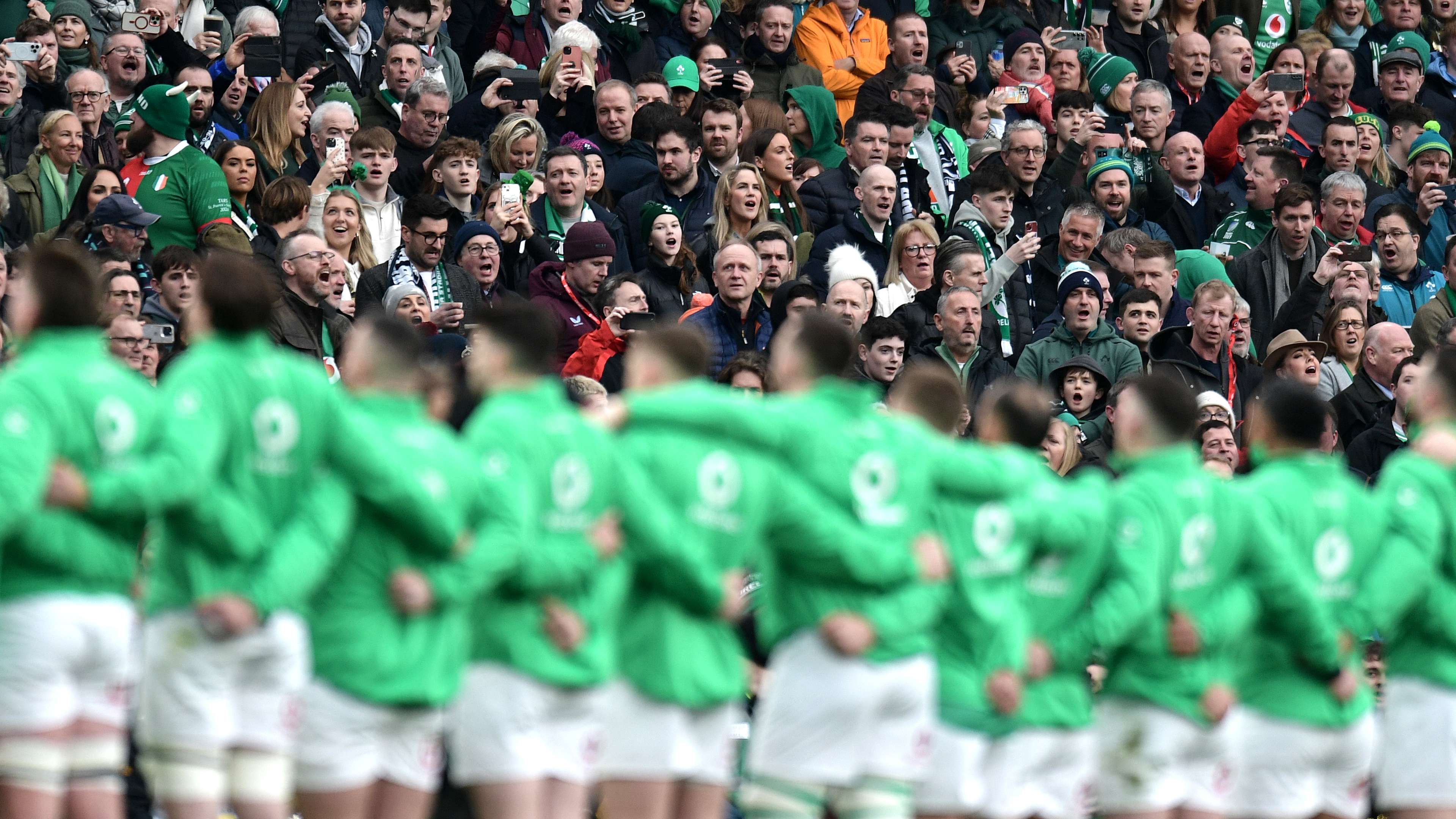 更引发了足 更引发了足