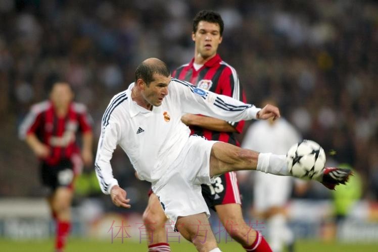 贝林厄姆:齐达内是最佳中场之一 我追随他的脚步 贝林厄姆:齐达内是最佳中场之一 我追随他的脚步